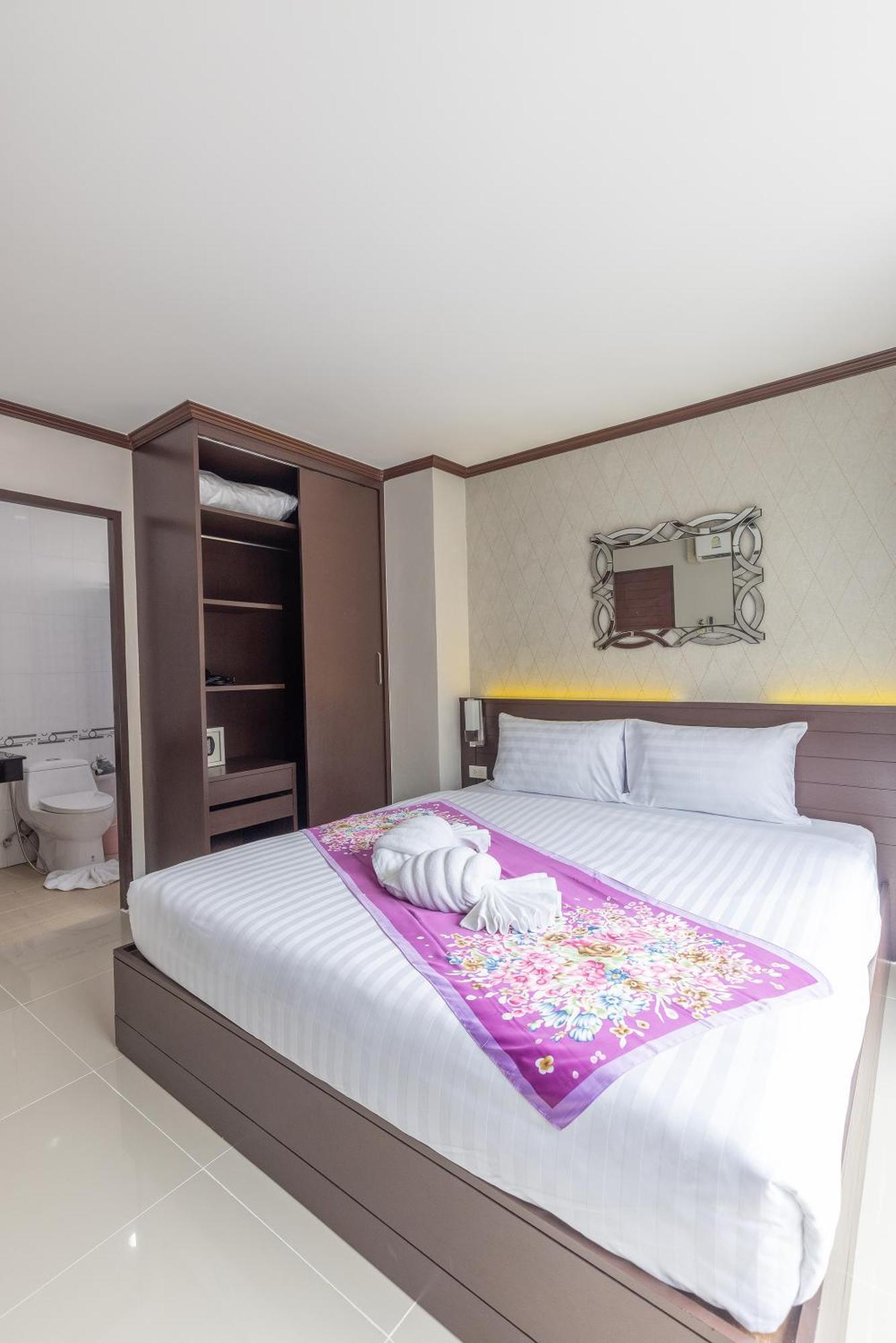 The Chic Patong Hotel Phòng bức ảnh