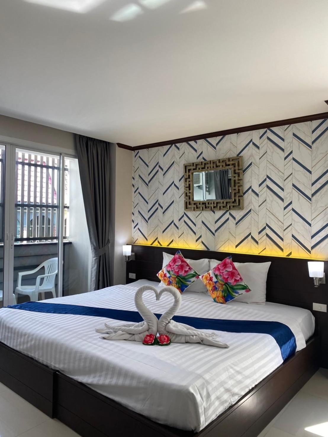 The Chic Patong Hotel Phòng bức ảnh