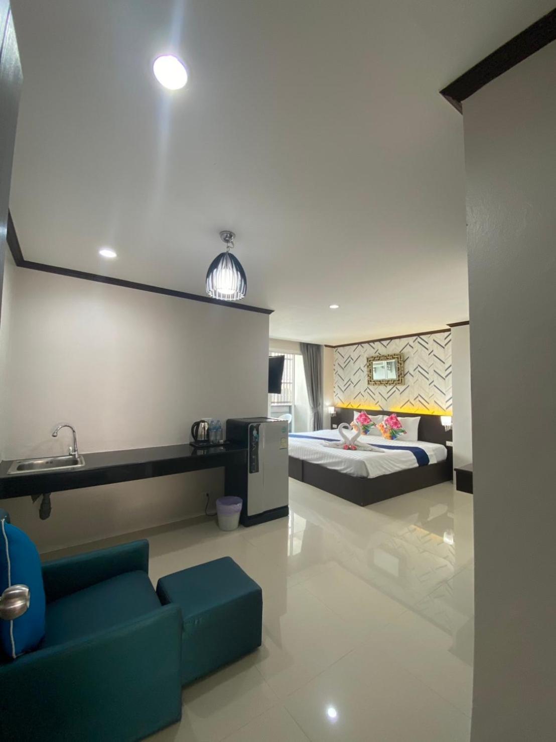 The Chic Patong Hotel Phòng bức ảnh